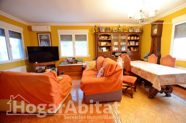 MAGNÍFICO CHALET RÚSTICO CON GARAJE, GRAN TERRAZA Y PARCELA — 10