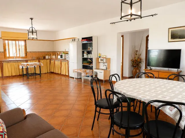 Preciosa casa con jardín en finca rústica — 17