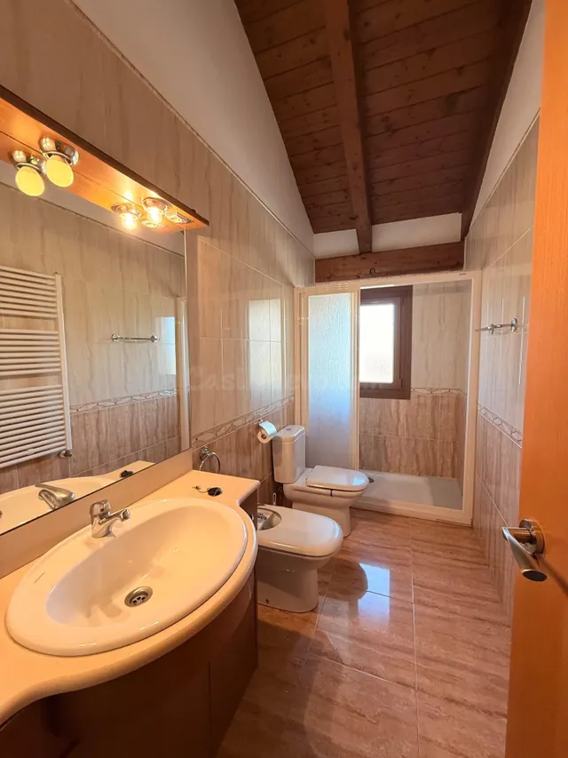 VENTA DE APARTAMENTOS TURÍSTICOS REFORMADOS EN ADAHUESCA - foto 5