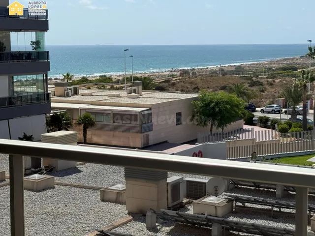 Vivienda en alquiler de larga temporada en Arenales del Sol. - foto 2