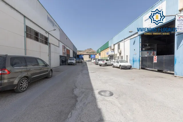 Nave industrial en venta en Atarfe (Granada) | 757 m2 constr - foto 4