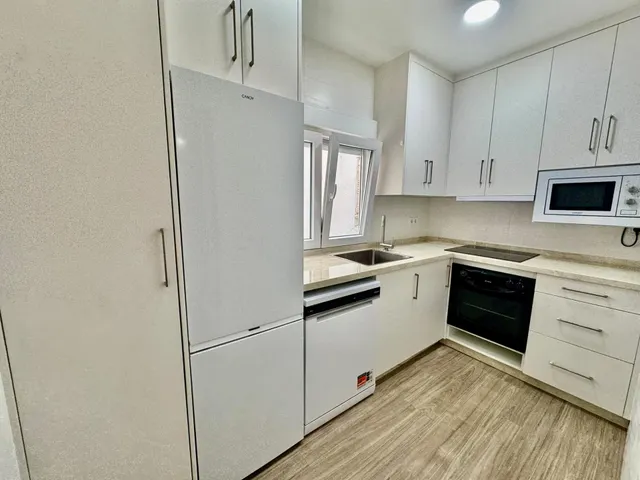 Fuengirola, Piso 3 Dormitorios, Terraza, a Pasos de la Playa, Céntrico — 20