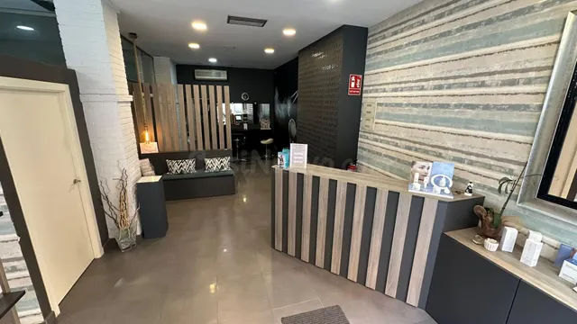 Local comercial 8 habitaciones 103m² en alquiler - San Roque - foto 4