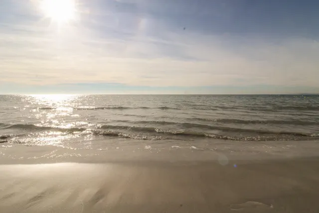 ¿y si pudieras tener vistas al mar desde la terraza de tu apartamento? ¿y si bajar a la playa es simplemente dicho y hecho? — 7
