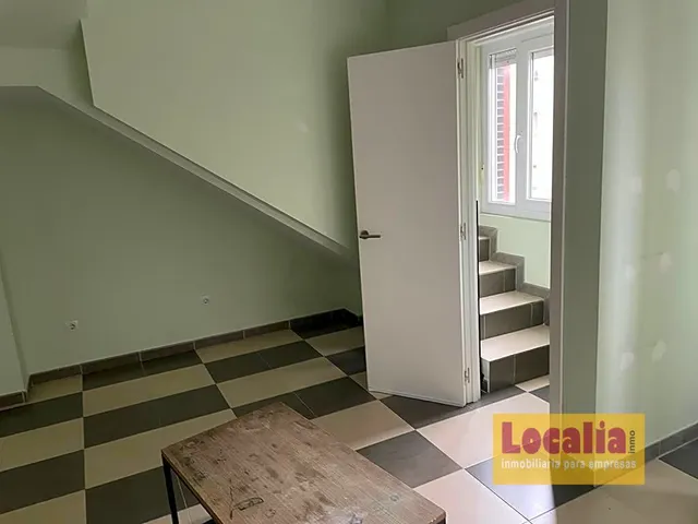 Oficina en edificio profesional en Torrelavega - foto 3