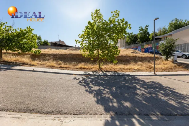 Venta de solar urbano de 258 m2 en Otura (Granada) — 7