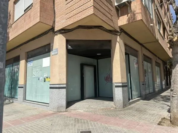 Local comercial — 16