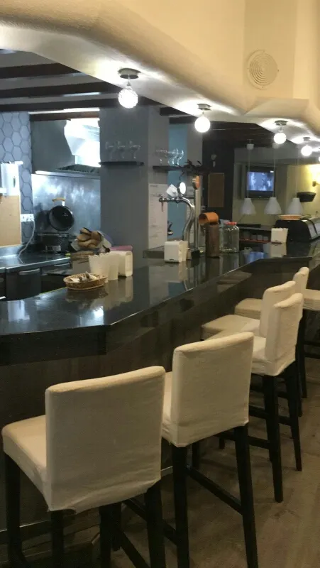 BAR A LA VENTA EN ZONA CENTRO DE ALMANSA — 6