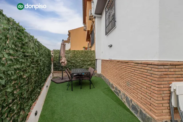 Encantadora Casa Reformada en Ogijares con Vistas y Espacios para Disfrutar — 36