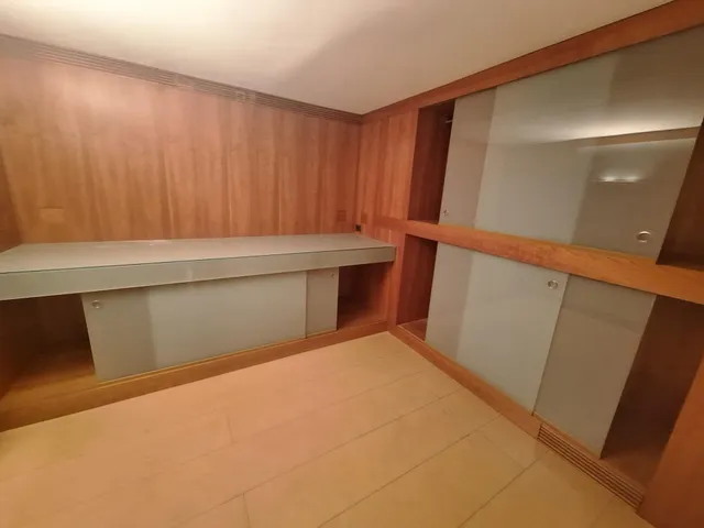 Oportunitat d’Inversió a Santa Margarida de Montbui: Ampli Local Comercial — 20