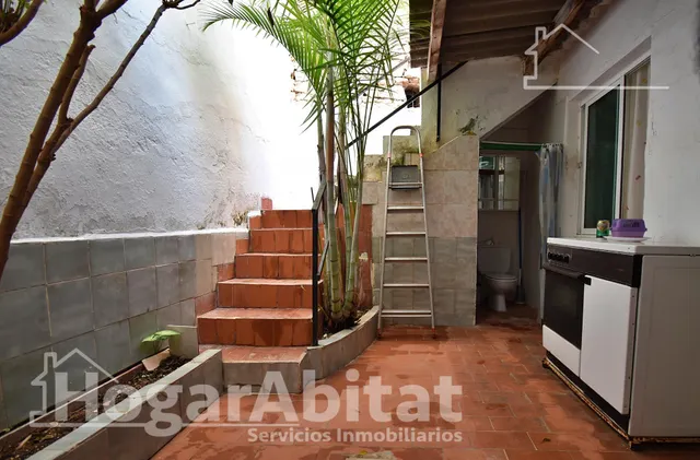 CASA CON TERRAZA Y VISTAS DESPEJADAS A LA MONTAÑA — 41