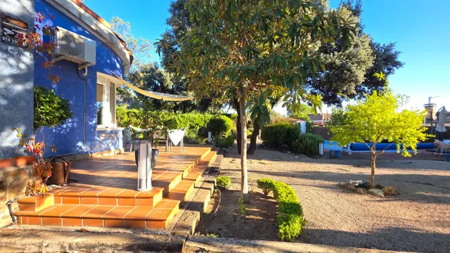Chalet con piscina en Eurovillas — 17
