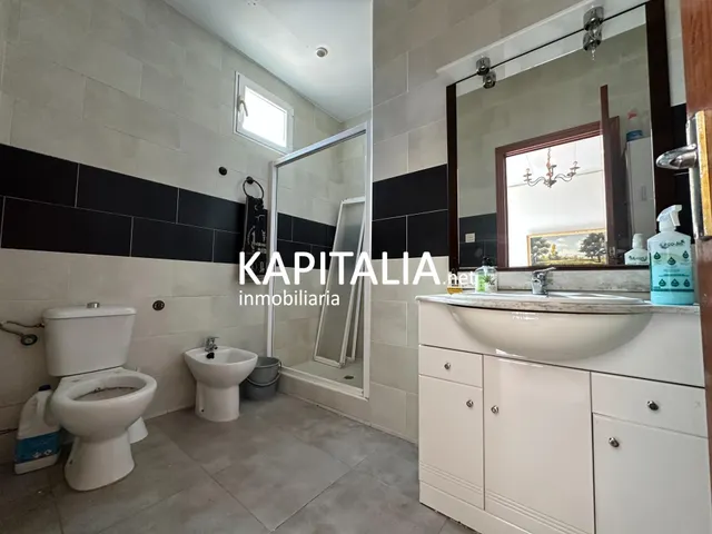 Casa en EXCLUSIVA en VENTA en el centro de Rotglà i Corberà con patio interior y 5 habitaciones — 18