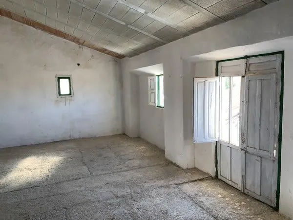 ¡Oportunidad Única en Cúllar, Andalucía! — 13