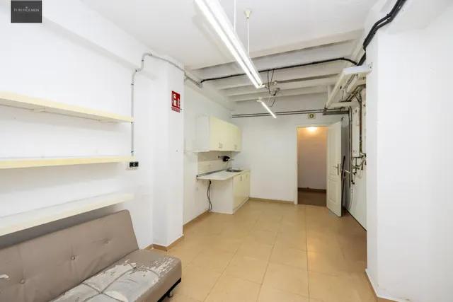 Local Comercial en el Corazón de Granada - Oportunidad Única — 22