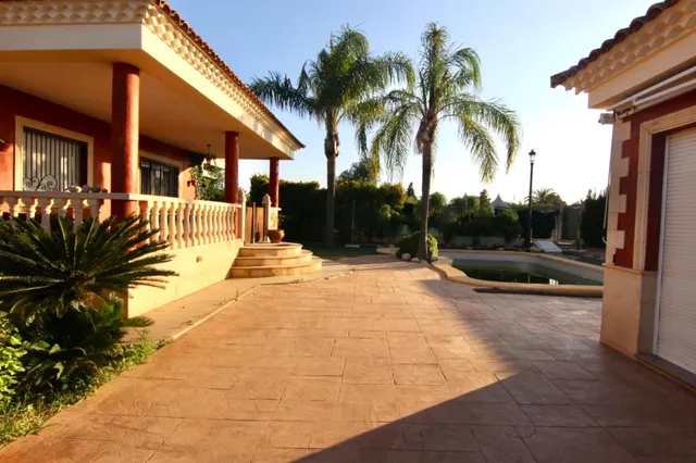 Alquiler larga estancia chalet con piscina — 4