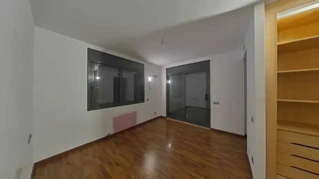 Gran casa con garaje y piscina — 12