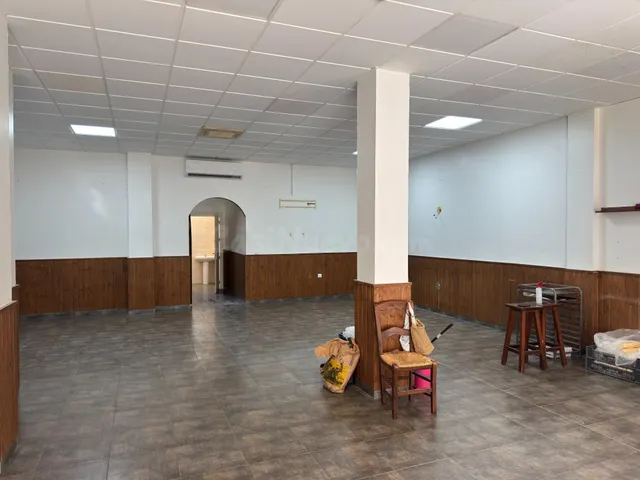 SE VENDE O SE ALQUILA LOCAL EN EL CENTRO DE CASILLAS — 3