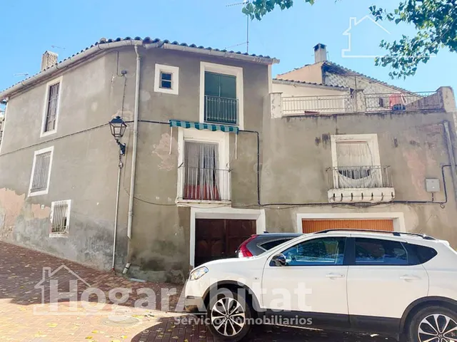 ESPACIOSA CASA CON TERRAZA Y GARAJE — 16