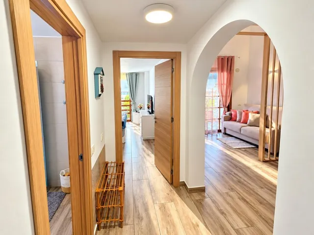 Apartamento con encanto de 1 dormitorio, buhardilla y terraza en Los Cristianos — 16