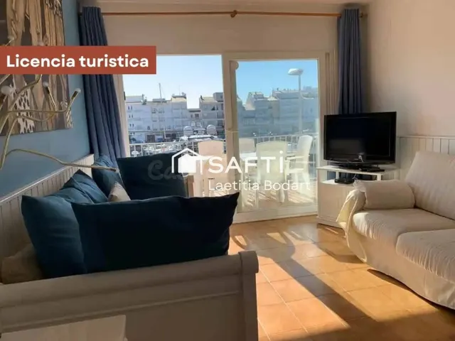 Apartamento reformado de 2 dormitorios con terrazas, vistas al canal y licencia turística – Empuriabrava — 2