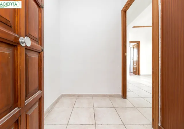 ☀️ Luz, balcón y ubicación: una oportunidad única en Acera de San Ildefonso — 10