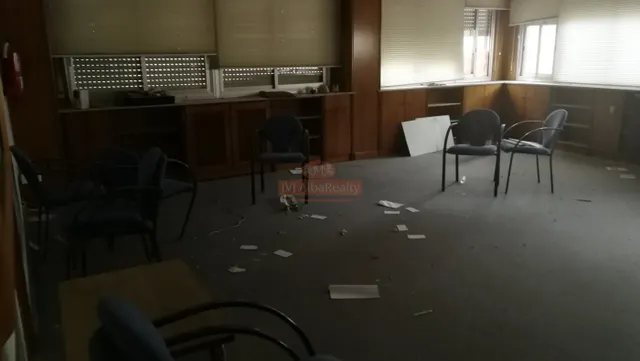 OCASION! SE ALQUILA GRAN ENTREPLANTA CON DIVERSOS DESPACHOS Y OFICINAS, EN EL CORAZON DE ALBACETE — 4