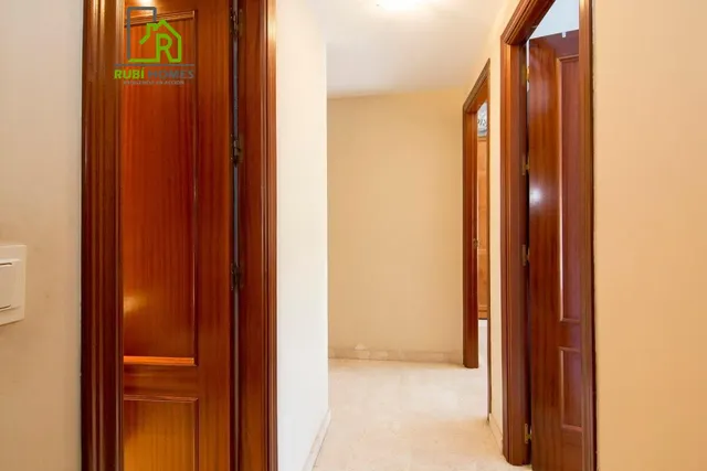 Magnifica vivienda con garaje en vergeles, junto a palacio de deportes — 12