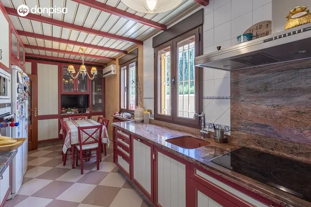Chalet Exclusivo en Camino Bajo de Huétor — 11
