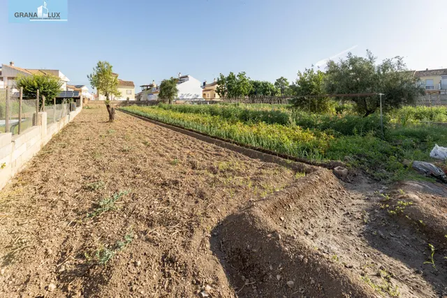 TERRENO URBANO 1060m EN LA ZUBIA — 16