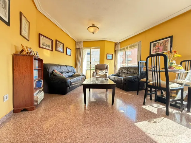 Vivienda con vistas a Plaza América, 3 dormitorios y garaje incluido — 4