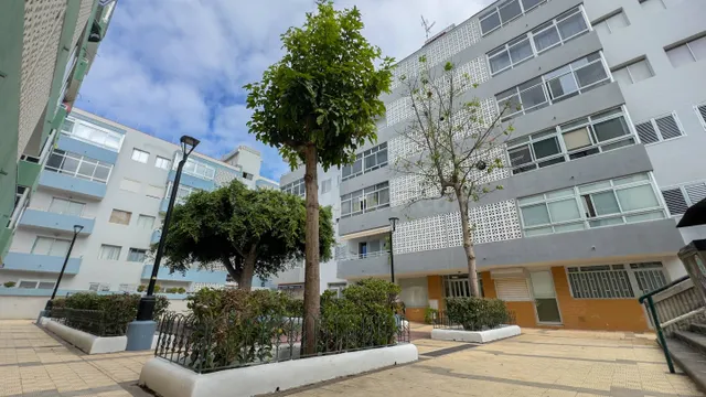 TRES BALCONES ORIENTACION OESTE JUNTO A PLAYA JARDIN