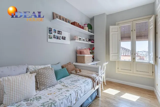 Exclusivo Piso Dúplex en el Corazón de Granada — 30