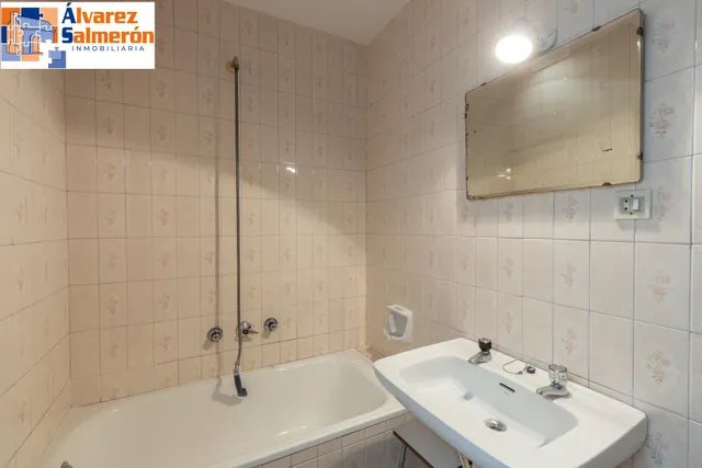Piso con terraza y gran potencial junto a Camino de Ronda — 21
