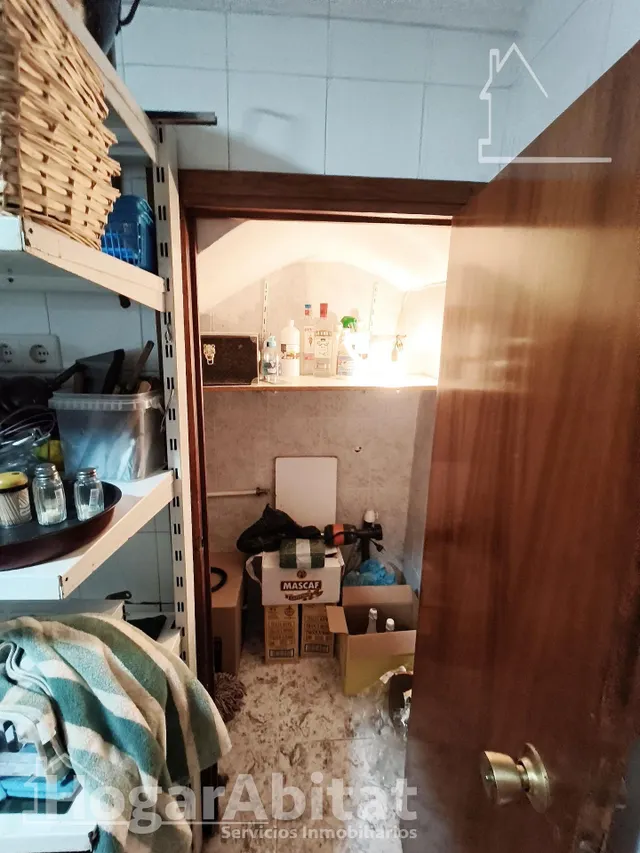 ¡PERFECTO PARA INVERTIR! CASA LUMINOSA Y ESQUINERA, CON LOCAL COMERCIAL — 18