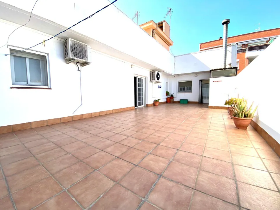 Casa unifamiliar en planta única con amplios espacios y gran terraza