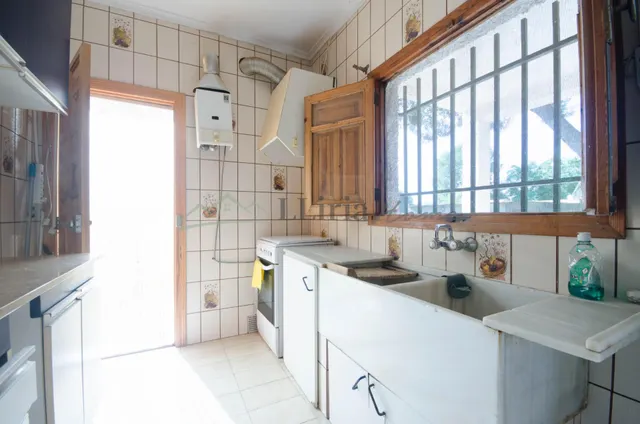 Ref. 04405.- EXCLUSIVA.- Chalet independiente con piscina en Urb. Camp Llíria. — 17