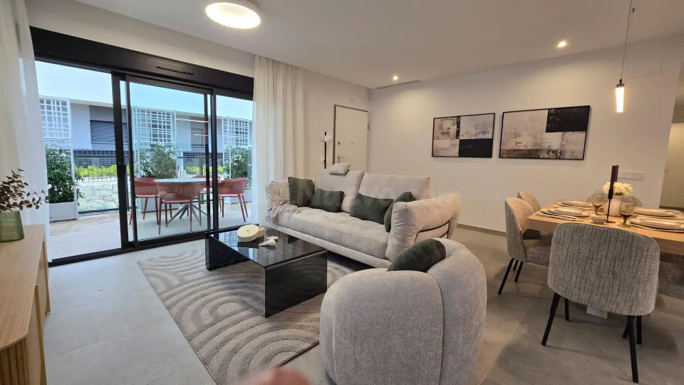 Vivienda AMUEBLADA ,,con gran terraza de 40 metros
