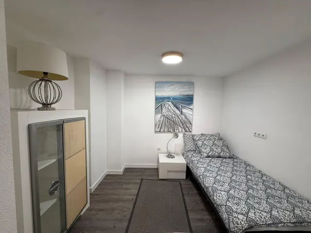 Apartamento reformado con terraza, Alicante, Torrevieja. 2 habitaciones, 50 m2, a 450 metros del mar — 10