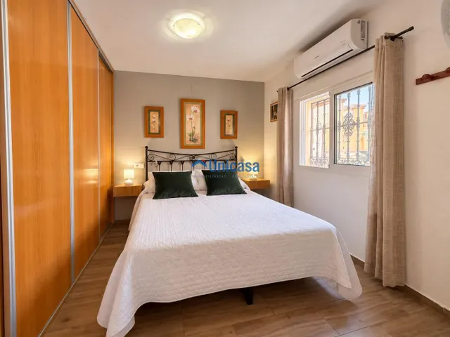 Casa con 3 dormitorios, espacio trasero y muchas posibilidades — 18