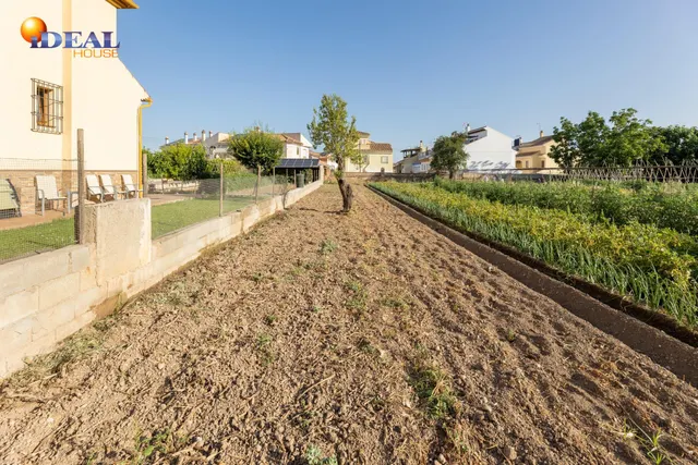TERRENO URBANO 1060m EN LA ZUBIA — 17