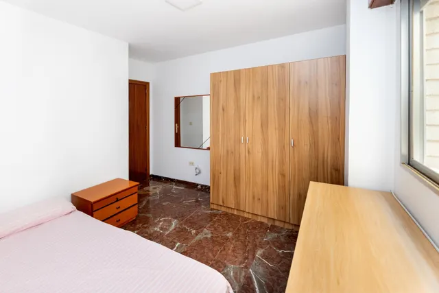 Amplio piso de 4 dormitorios en la prestigiosa urbanización Jardín de la Reina. Garaje y trastero — 21