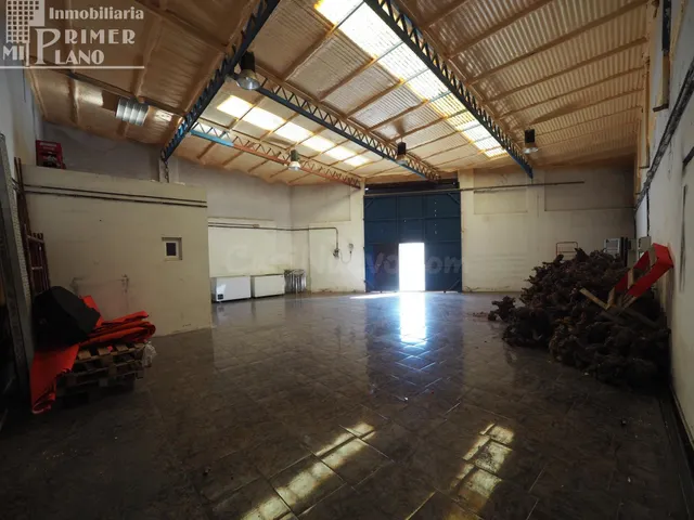 2 naves de 217 m2 de superficie en total con 26 metros de fa - foto 2