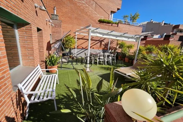 Exclusivo ático de alquiler temporal con terrazas en finca modernista en Sarrià-Pedralbes — 3