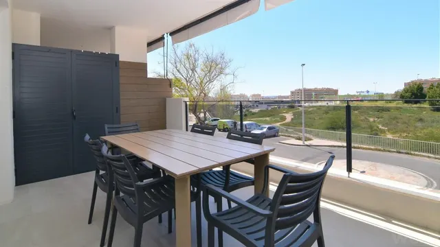Apartamento moderno en Santa Pola con vistas despejadas — 7