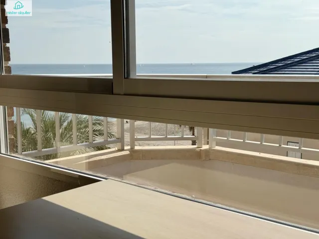 Apartamento 3 habitaciones 92m² en alquiler - 1a linea — 38
