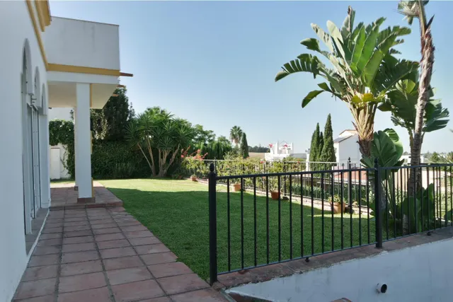 Impresionante chalet con piscina y en zona con campo de golf — 6