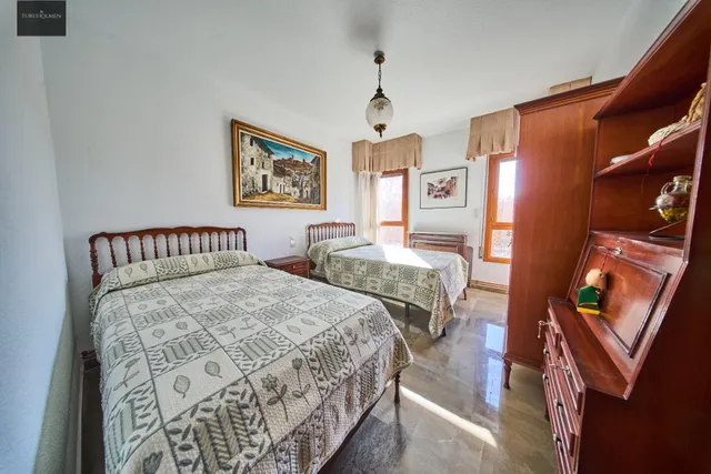 Residencia exclusiva en Paseo del Salón con vistas despejadas — 14