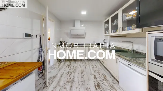 Espectacular adosado de 332 m2 con 5 dormitorios y gran Apartamento!! — 22