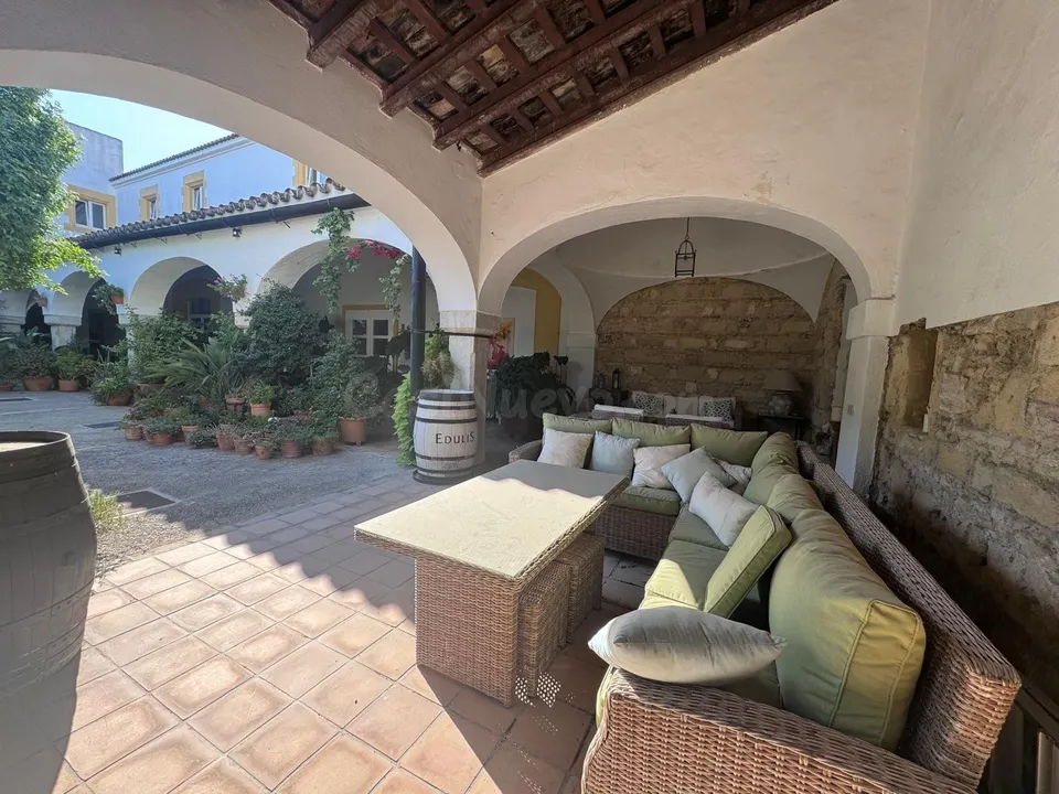 PRECIOSO LOFT SITUADO EN ANTIGUA BODEGA EN EL CENTRO DE JEREZ